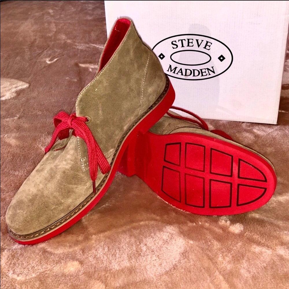 STEVE MADDEN KICKIT CHUKKA BOOTS